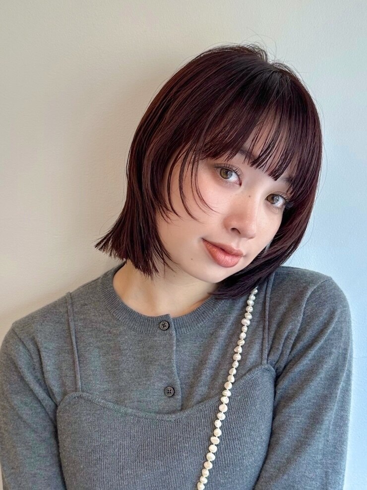 ぷつっとボブ　外ハネボブ　姫カットレイヤー　ワインレッド