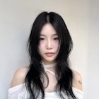 黒髪レイヤー ブルーブラックカラー 小顔レイヤー イルミナ