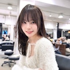 薄め前髪顔まわりレイヤーシースルーぱっつん前髪おくれ毛