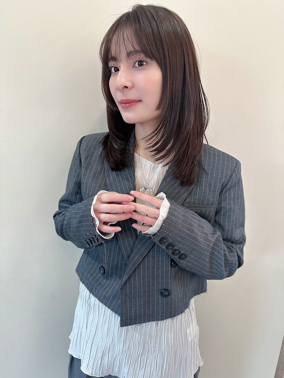 グレーアッシュストレートレイヤーミディアム