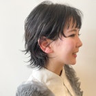 暗めカラーミニウルフくびれヘア大人ガーリー黒髪