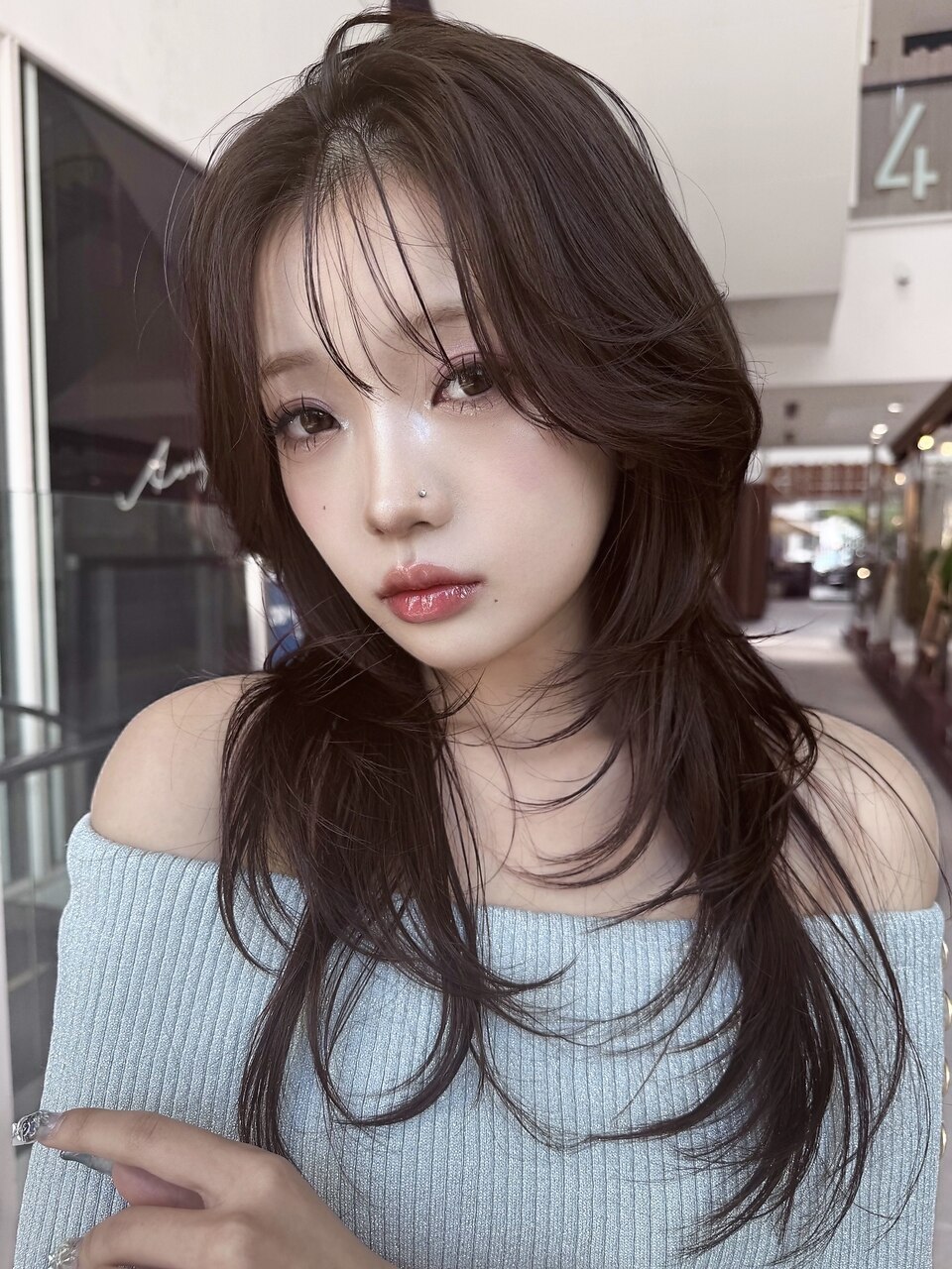 韓国風にイメチェン！ロングハイレイヤーブリーチ無しWカラー