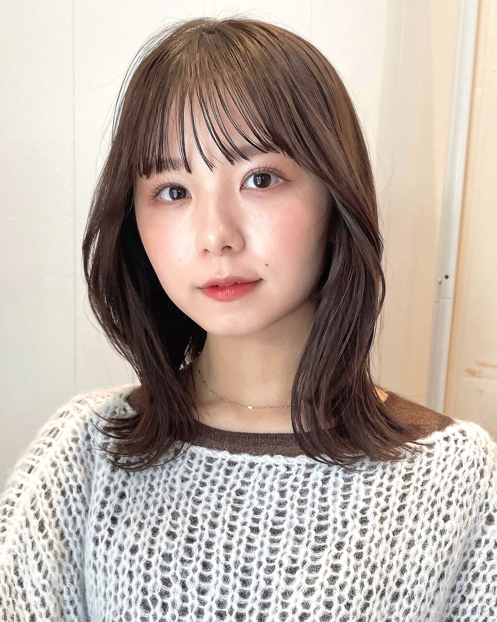 外ハネくびれミディアム 束感バング レイヤー