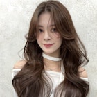 韓国ヘアロングレイヤーカット顔周りレイヤーベージュカラー原宿