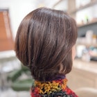 ミディアムショート×白髪生かしカラー