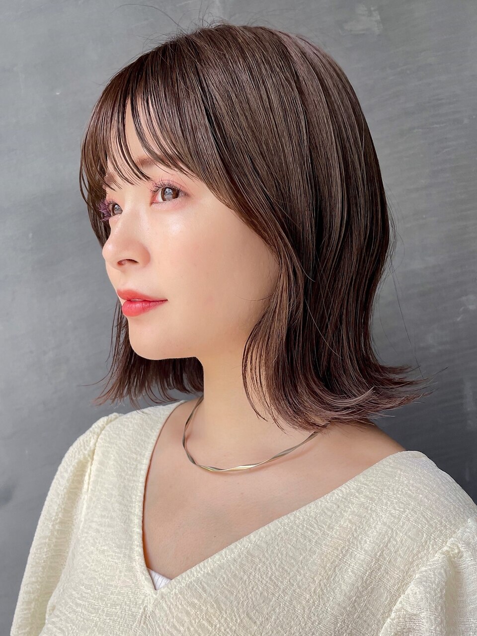 外ハネボブワイドバング切りっぱなしチェリーブラウンミニウルフ