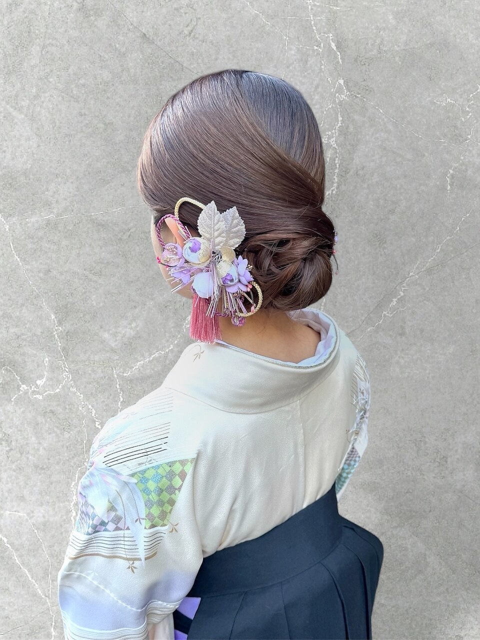 袴ヘアセット・訪問着振袖も可　シンプルシニヨン