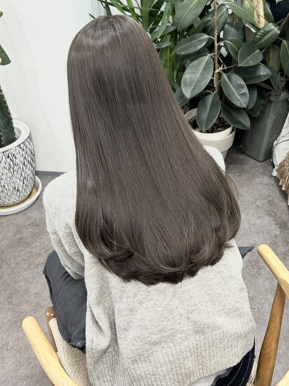 ブリーチなしワンカラーでつくる透明感アッシュグレージュカラー