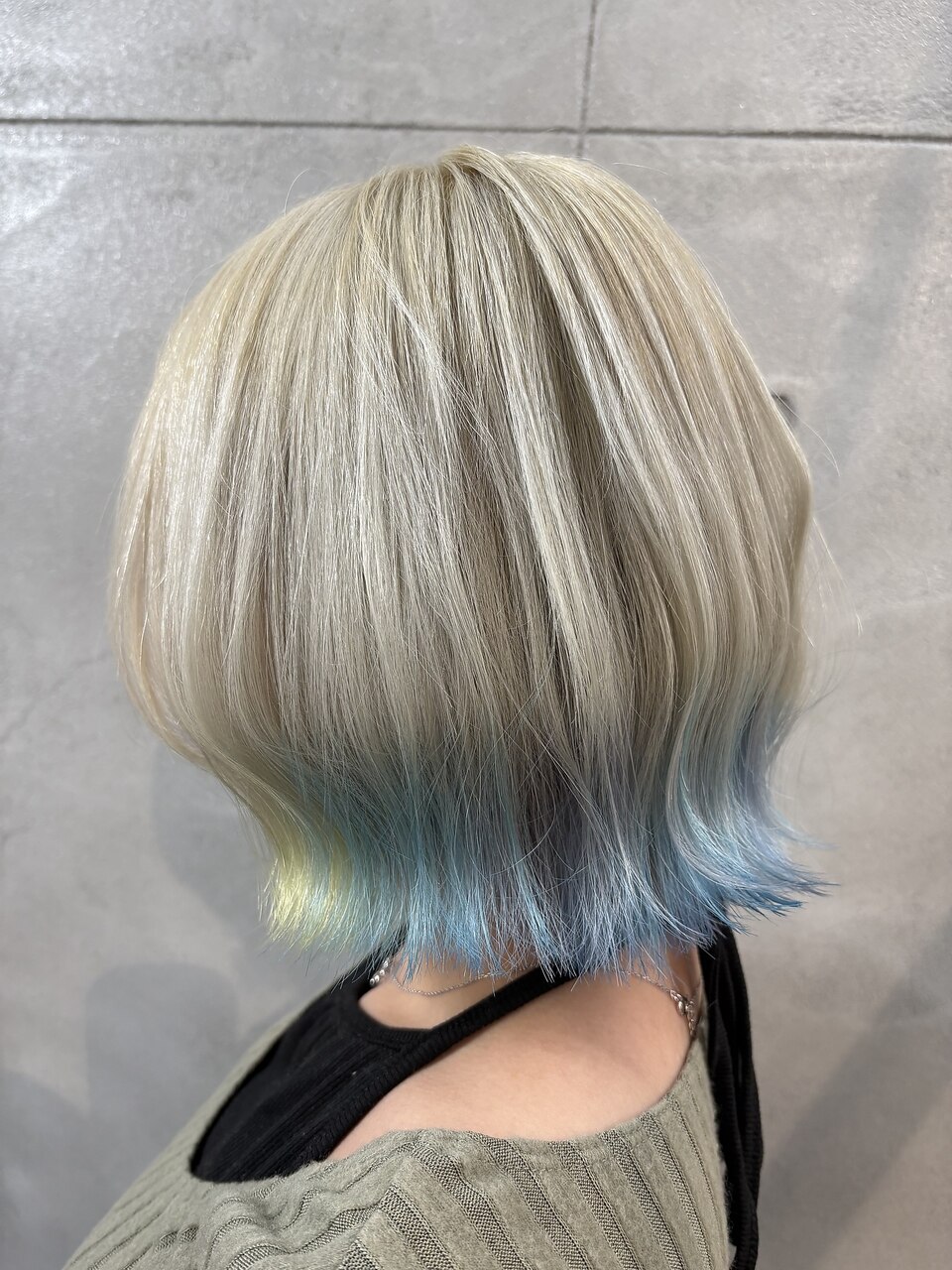 裾カラー、多色インナー、ホワイトベージュ