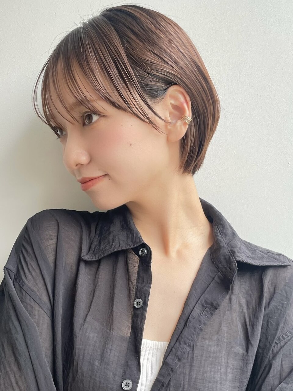輪郭カバー似合わせ耳掛けショートボブ ピンクベージュ A0428