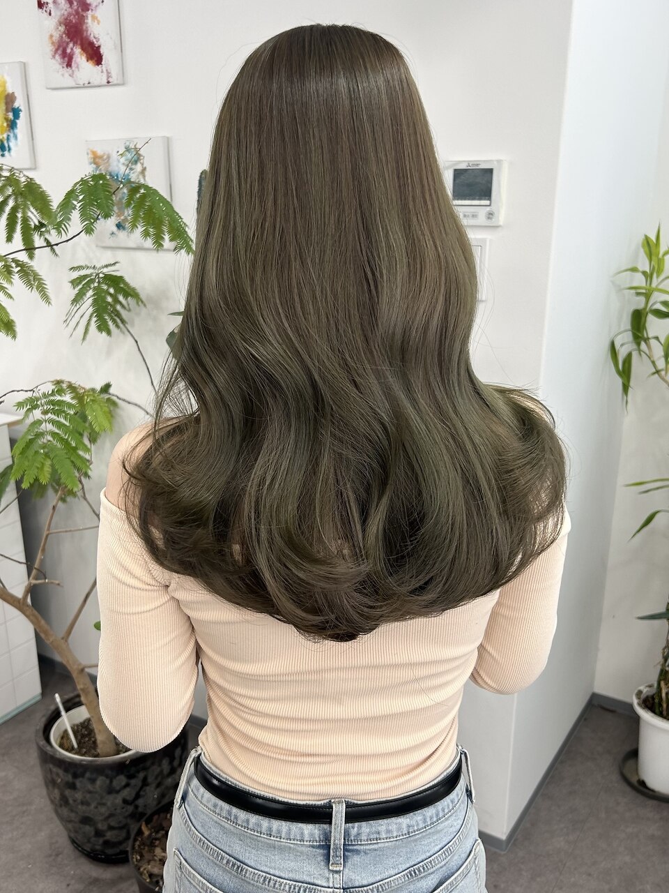オリーブベージュ×レイヤーカット