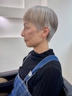 ミセス ベリーショート グレイヘア 白髪ぼかし
