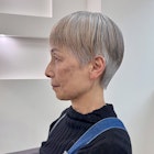 ミセス ベリーショート グレイヘア 白髪ぼかし