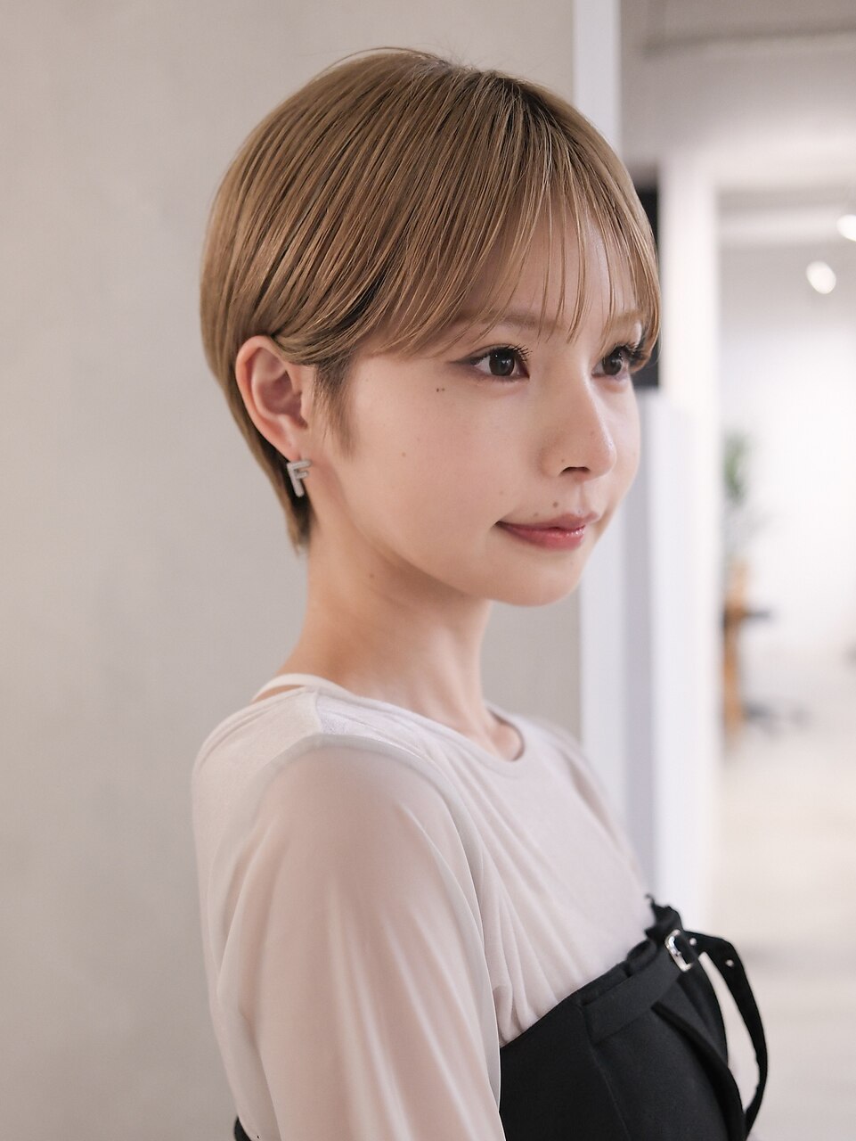 ▽コンパクトショートミニウルフブリーチなし前髪ミディアム新宿