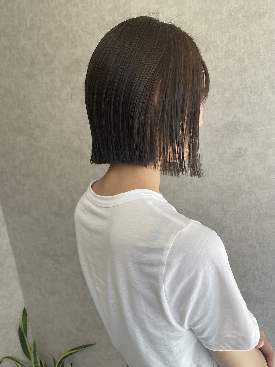 ぱつっとボブ×オリーブブラウン