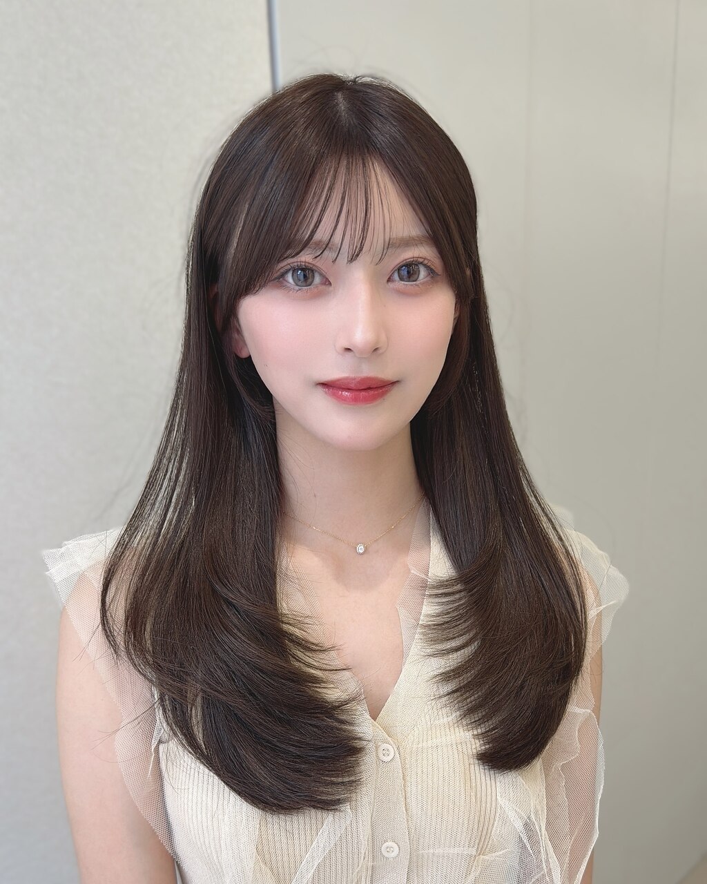 薄め顔まわりレイヤーカット銀座顔周りワンカール前髪ベージュ