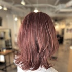 ピンクベージュ