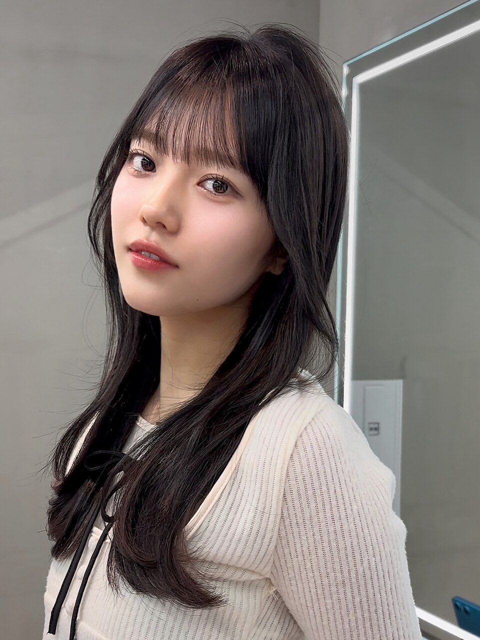 顔型別ヘアスタイル特集/ホワイトグレージュ/ミニウルフ