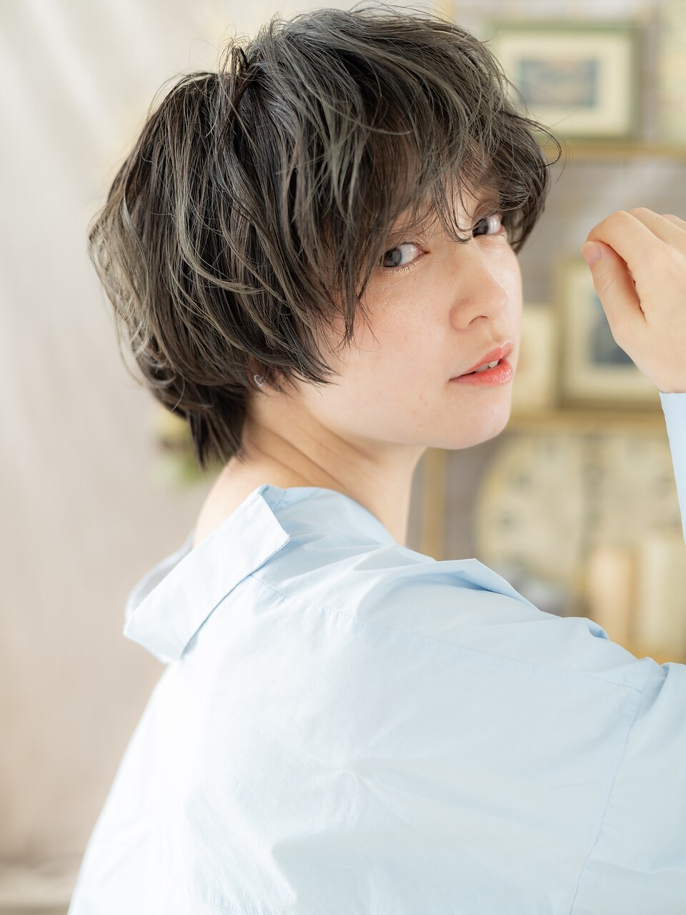 オリーブアッシュくせ毛風フェザーショートc7大宮