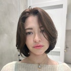 ボブ 顔周りレイヤー オリーブベージュ ブリーチなしカラー