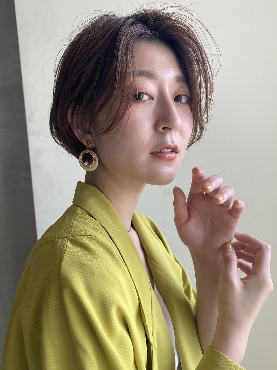 重ためシルエットのハンサムショート