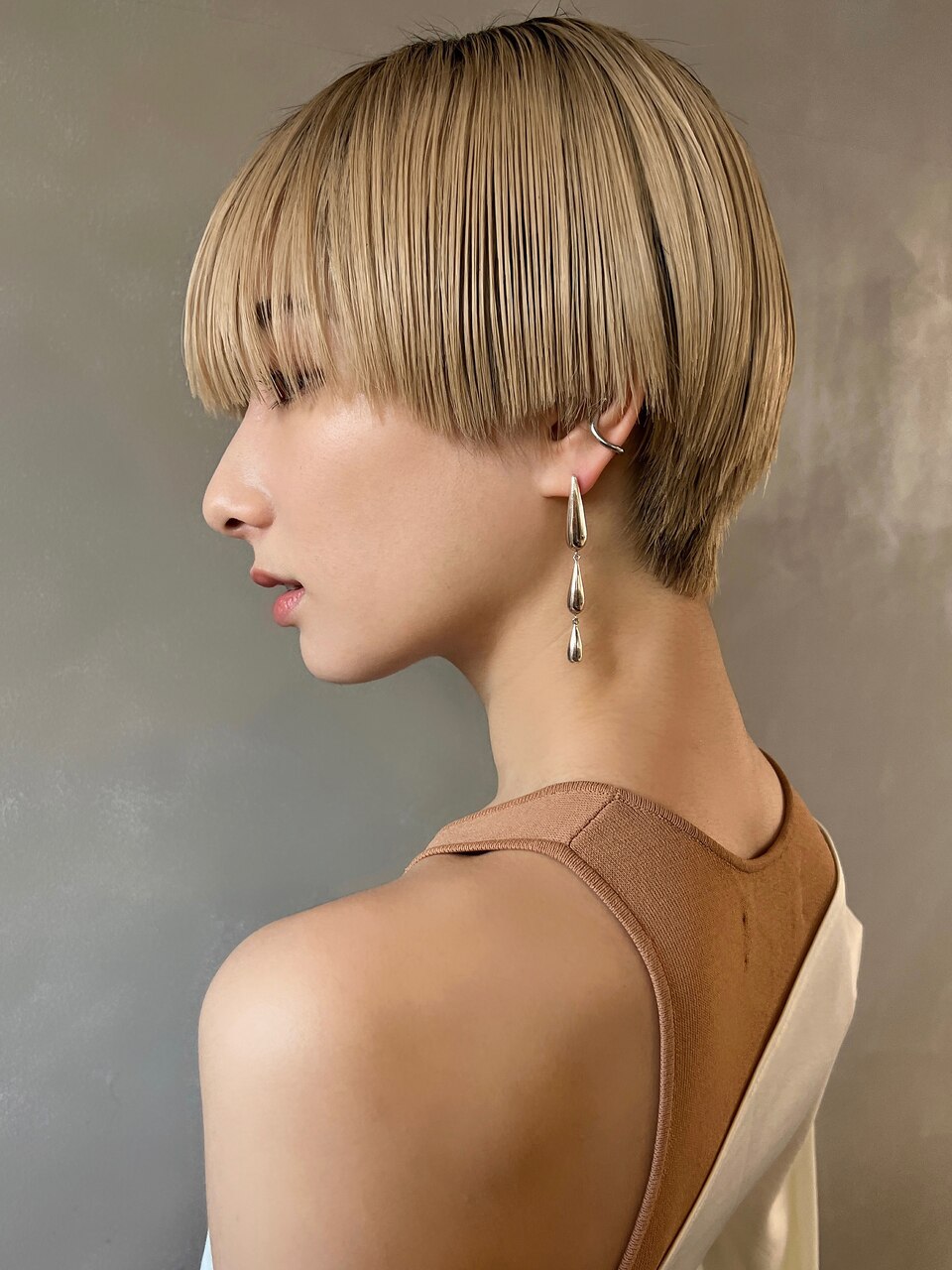 マッシュショート×ハイトーンベージュ