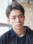 スーツ短髪ツーブロック束感モテる黒髪シークレットパーマ流行