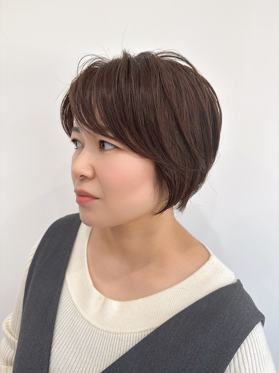 ショートボブ　白髪ぼかし