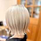 ホワイトベージュカラー