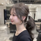 顔まわりカット オリーブグレージュ ポニーテールレイヤーカット