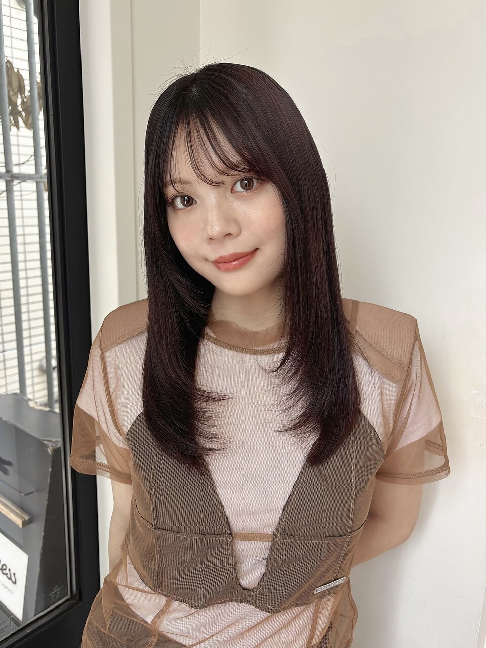 レイヤーカット　ミディアムレイヤー　透明感カラー