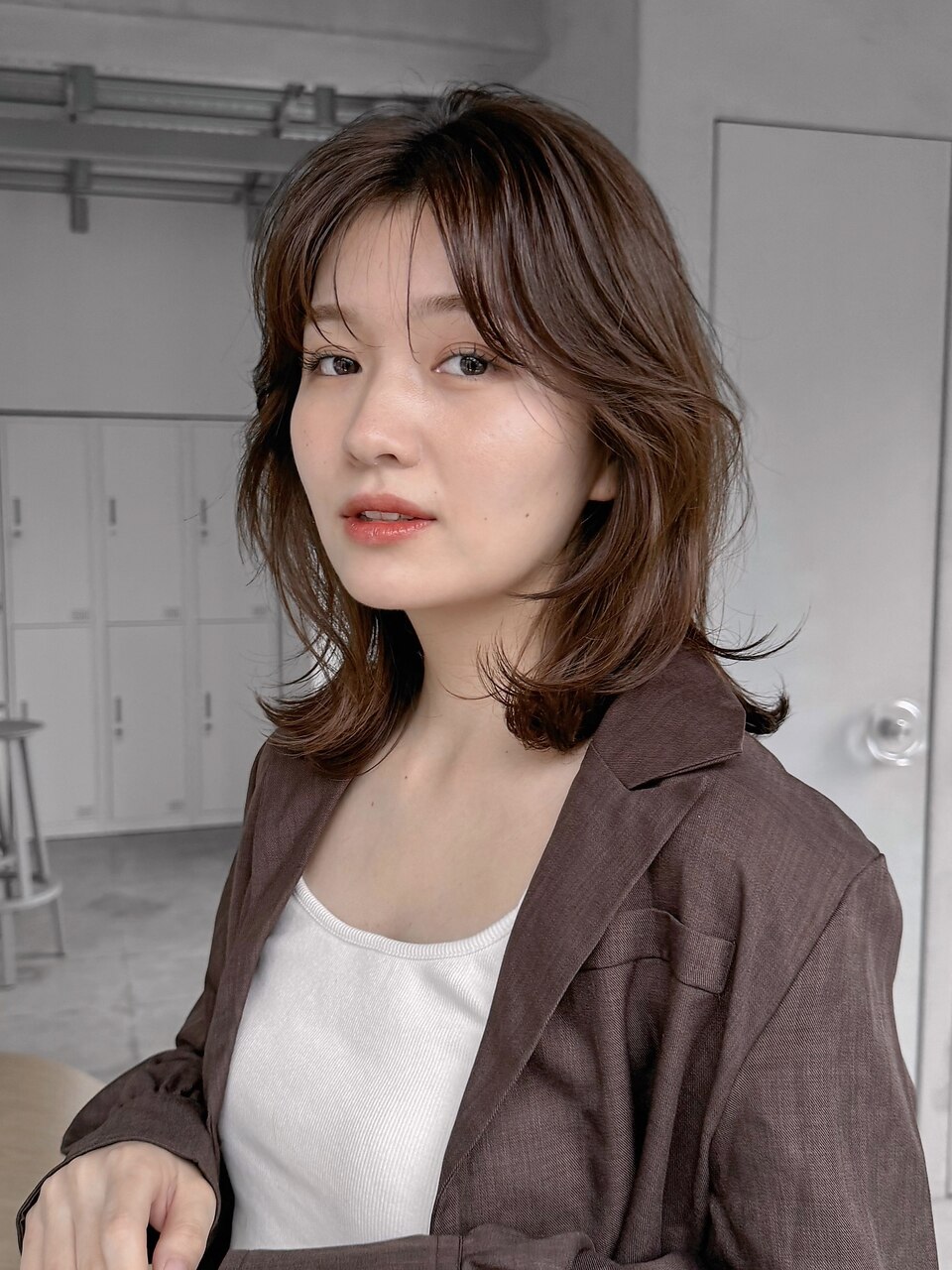 くびれレイヤーミディアム 似合わせ顔周りカット顔まわり