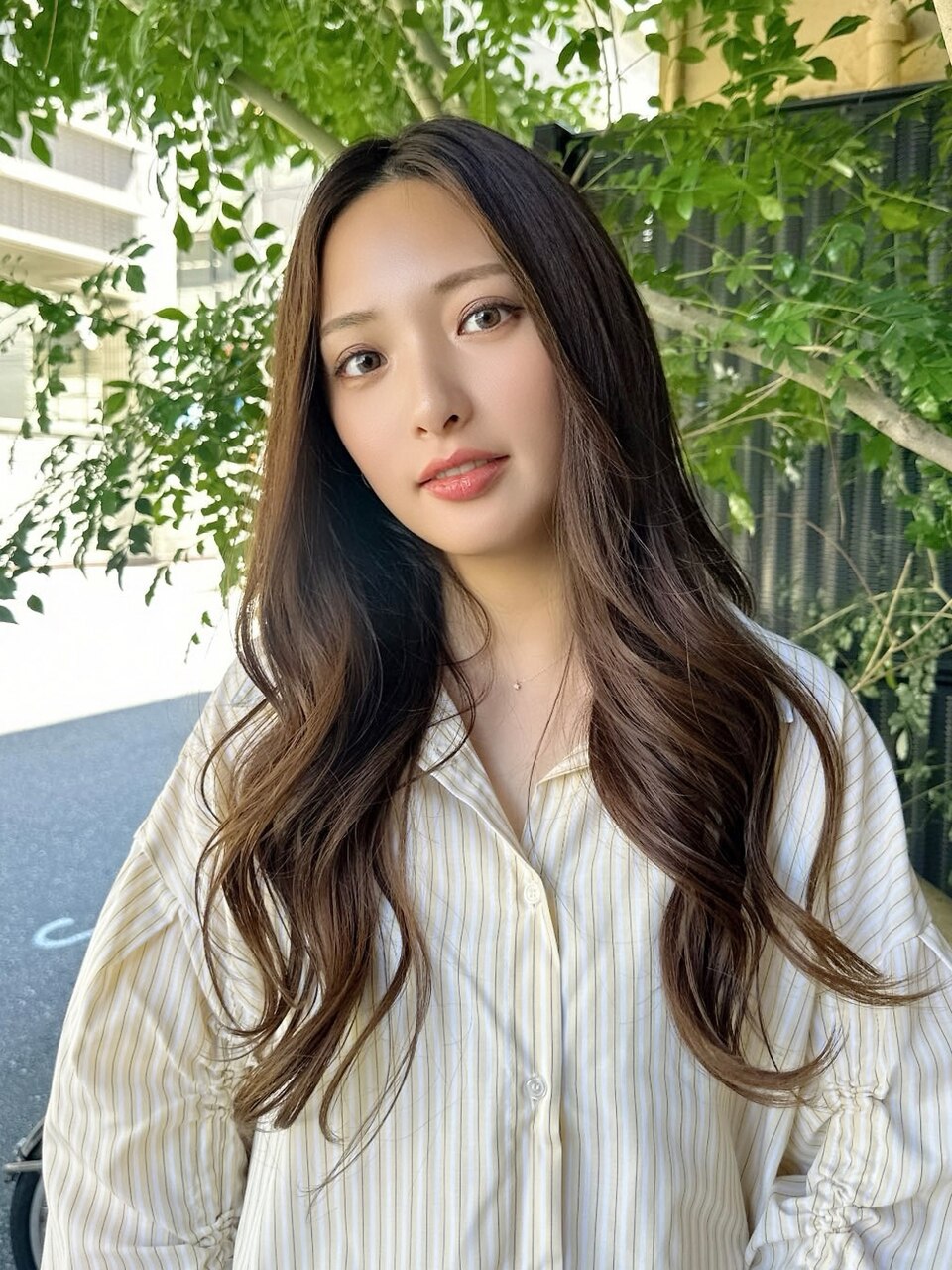 【大人ゆるウェーブ×透明感ブラウン】柔らかロングスタイル