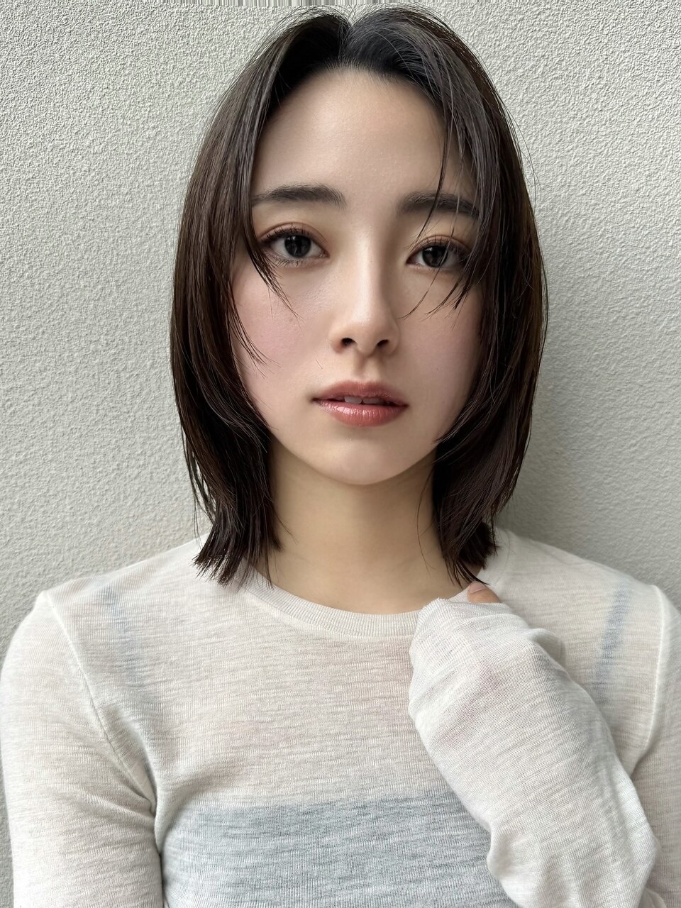 外ハネボブ 赤味消しグレージュ レイヤーボブ