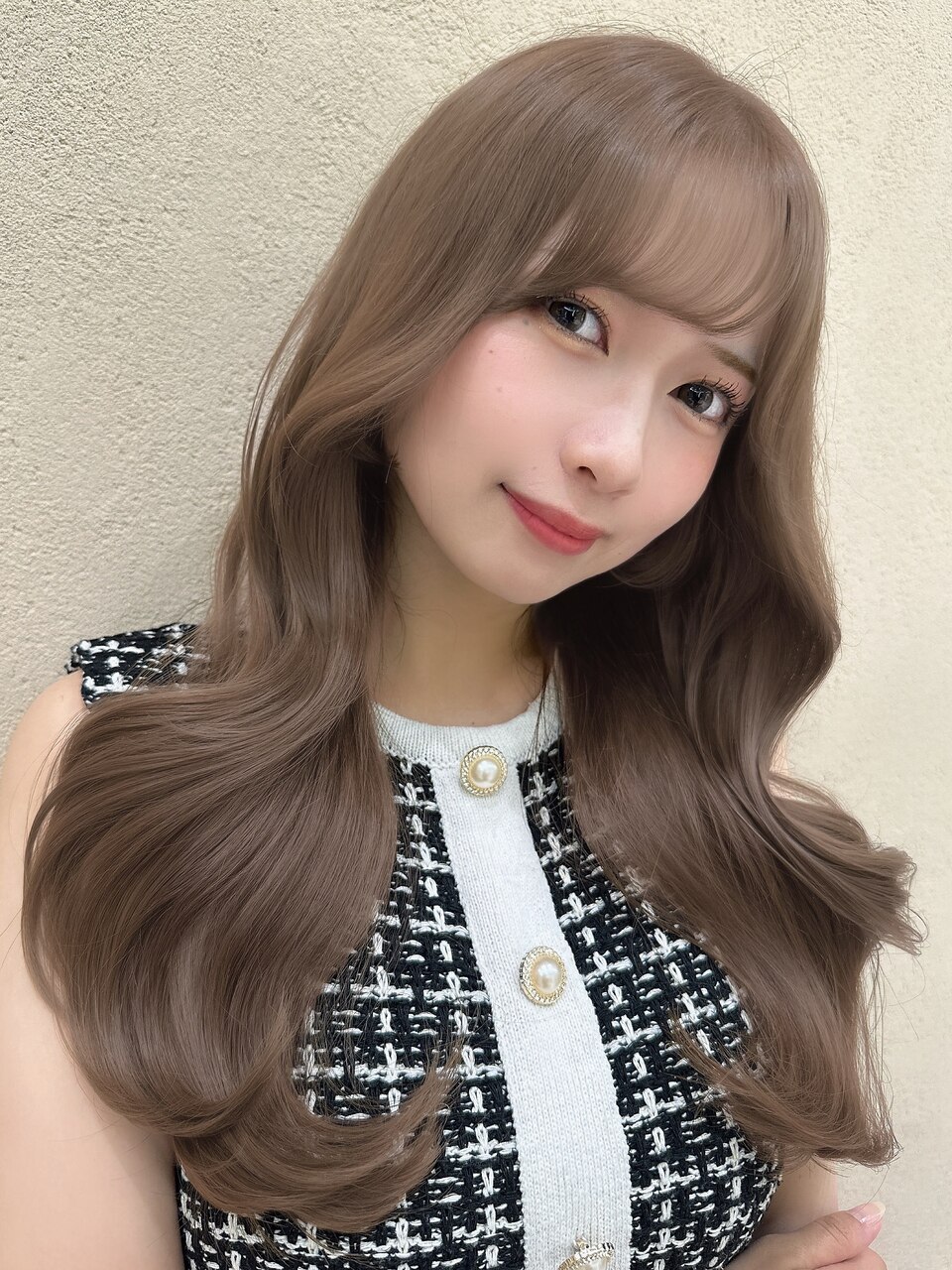 レイヤーくびれロングヘアミルクティーベージュ