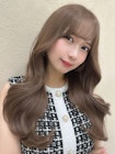 レイヤーくびれロングヘアミルクティーベージュ