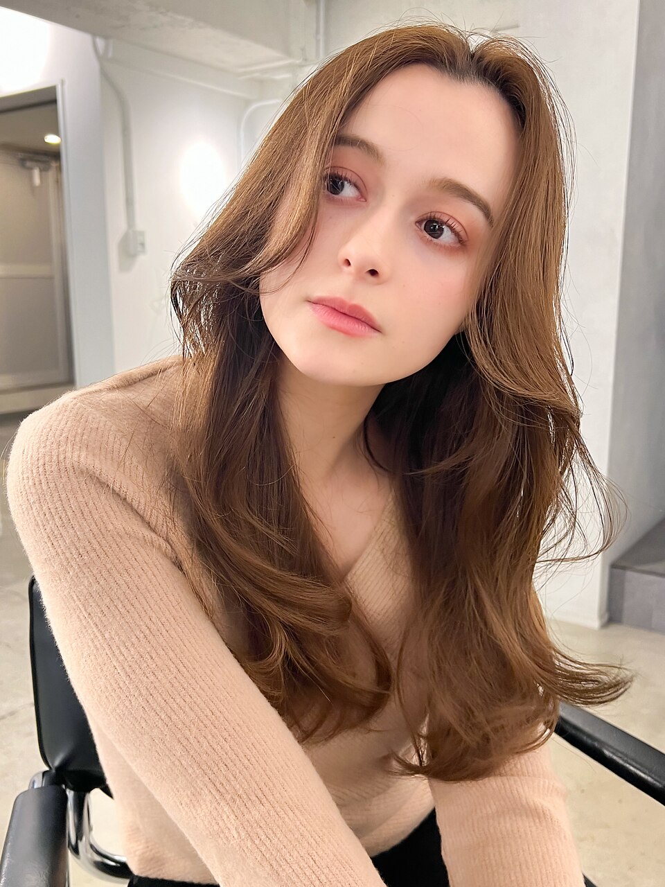 フェザーレイヤーワンカールパーマスタイル