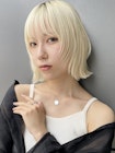 ホワイトカラー ブロンド 外ハネ レイヤーカット A0731