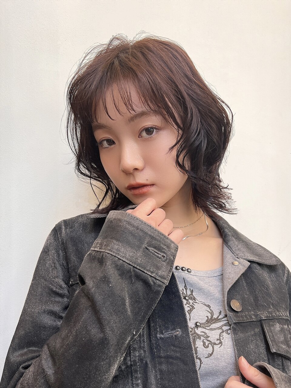 〈顔まわりレイヤー×くびれミディ〉色っぽ抜け感へア MINX中村