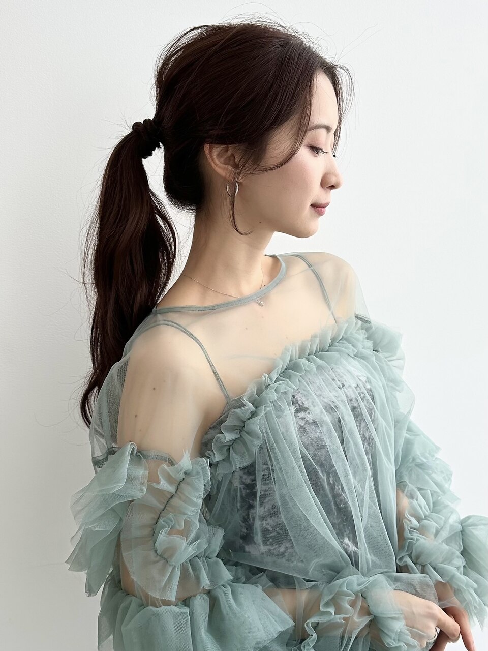 大人お洒落なポニーテール/顔まわりカット