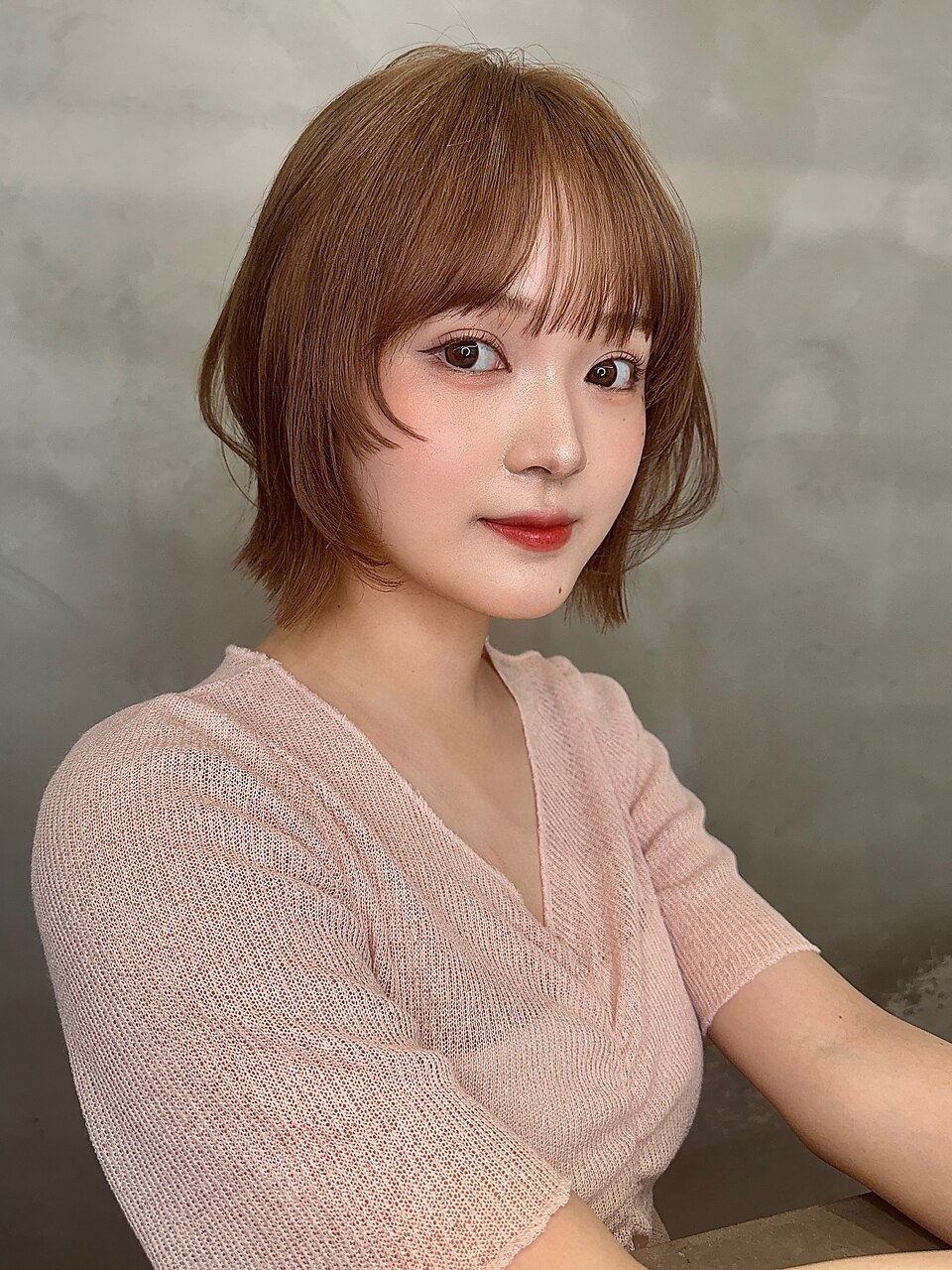 イメチェン　ボブ　外ハネボブ　美髪　ホワイトブロンド　韓国