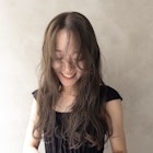 オリーブベージュカラー