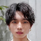 柔らか質感のシャドウパーマ センターパート