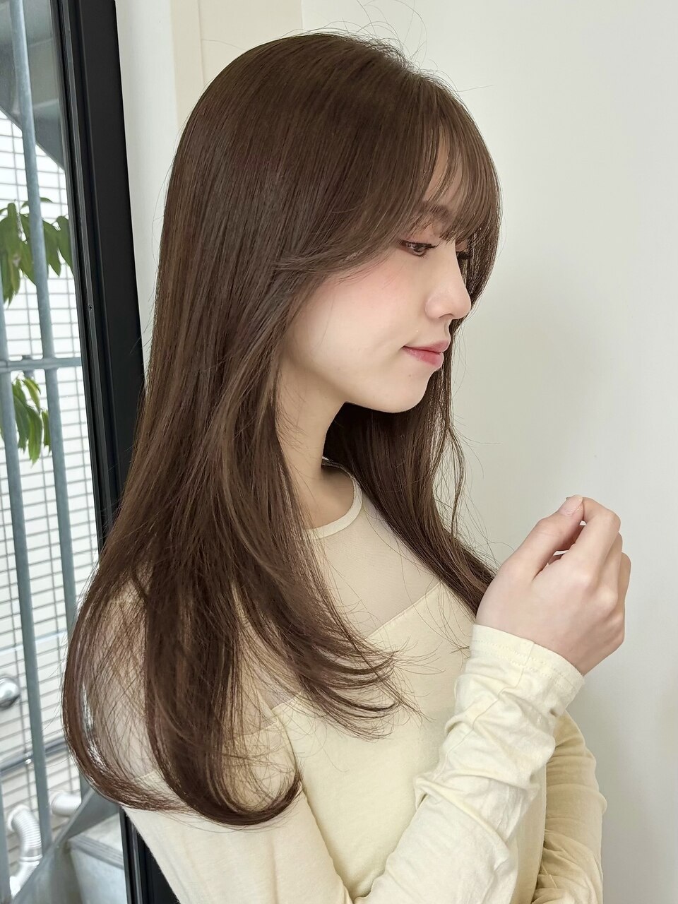ロングレイヤー/小顔カット/くすみベージュ/透明感カラー