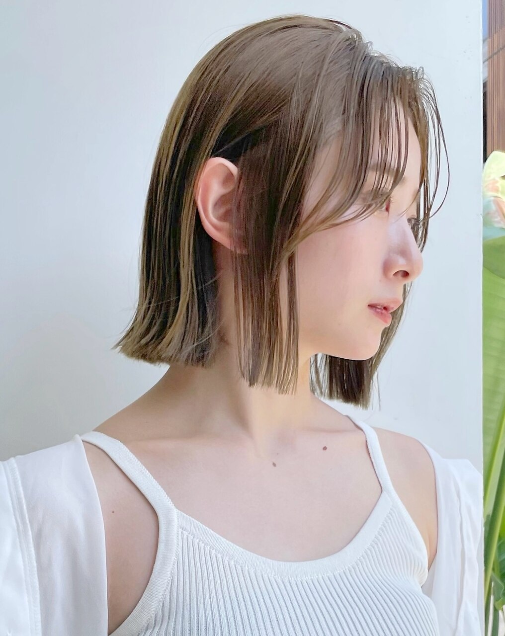 逆三角 外ハネ切りっぱなしボブ オリーブブラウン 垢抜けM0911
