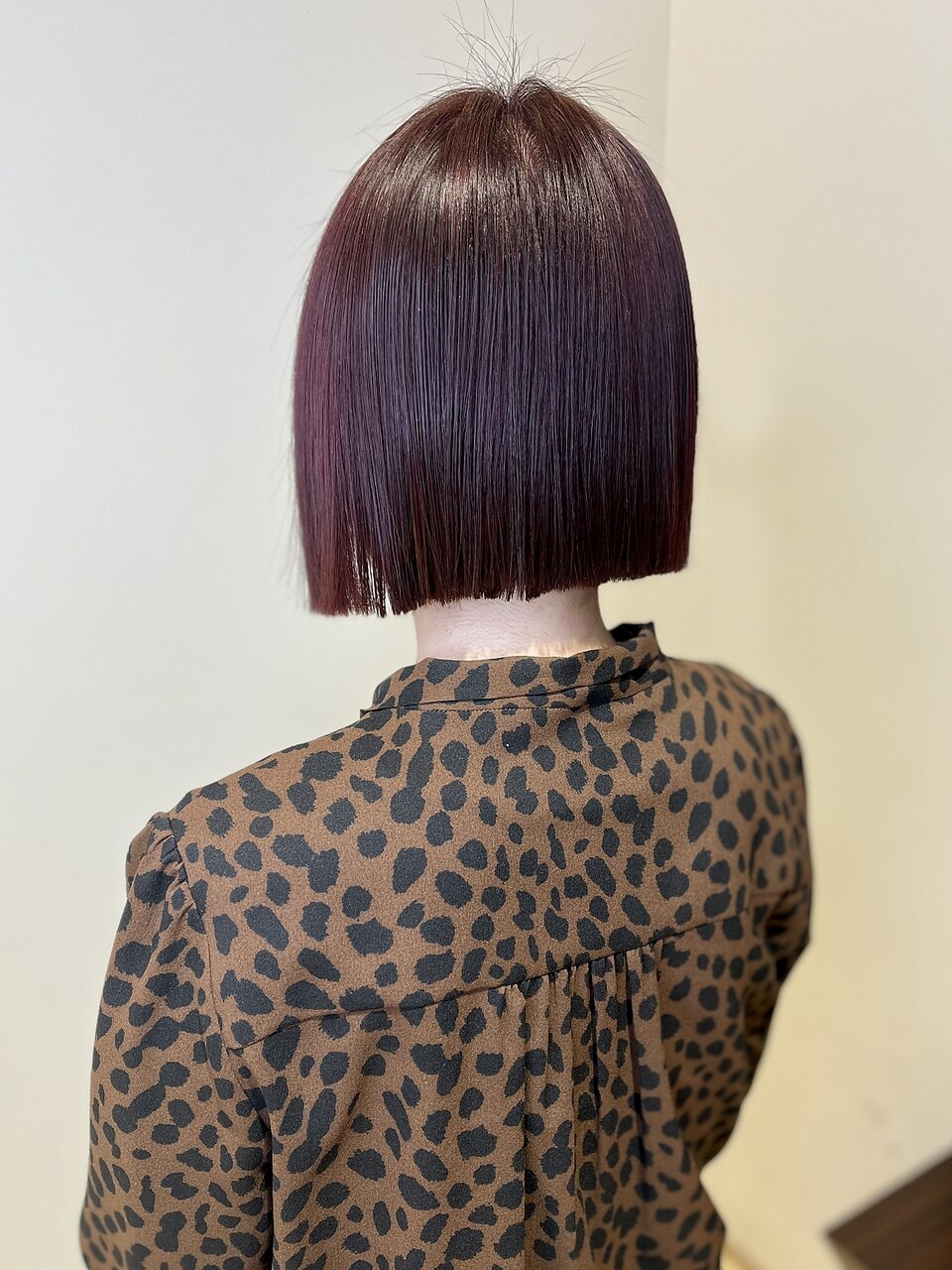 切りっぱなしボブ/チェリーレッド