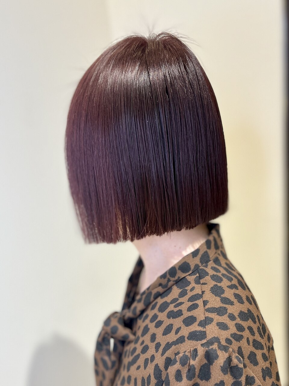 切りっぱなしボブ/チェリーレッド