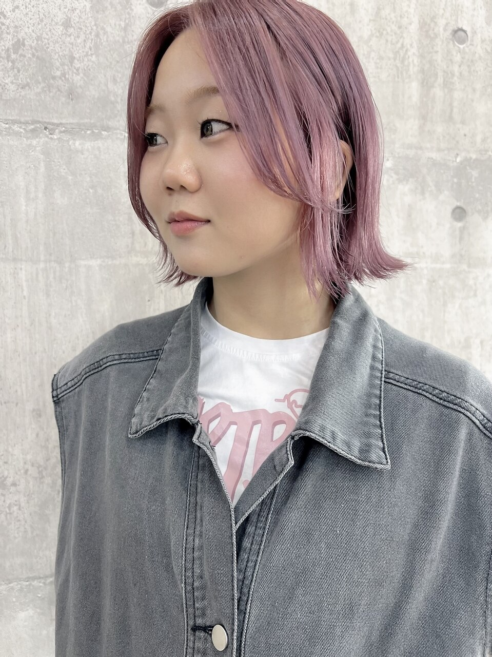 パープルってどんな髪色？6種の紫カラー見本やブリーチの必要性を