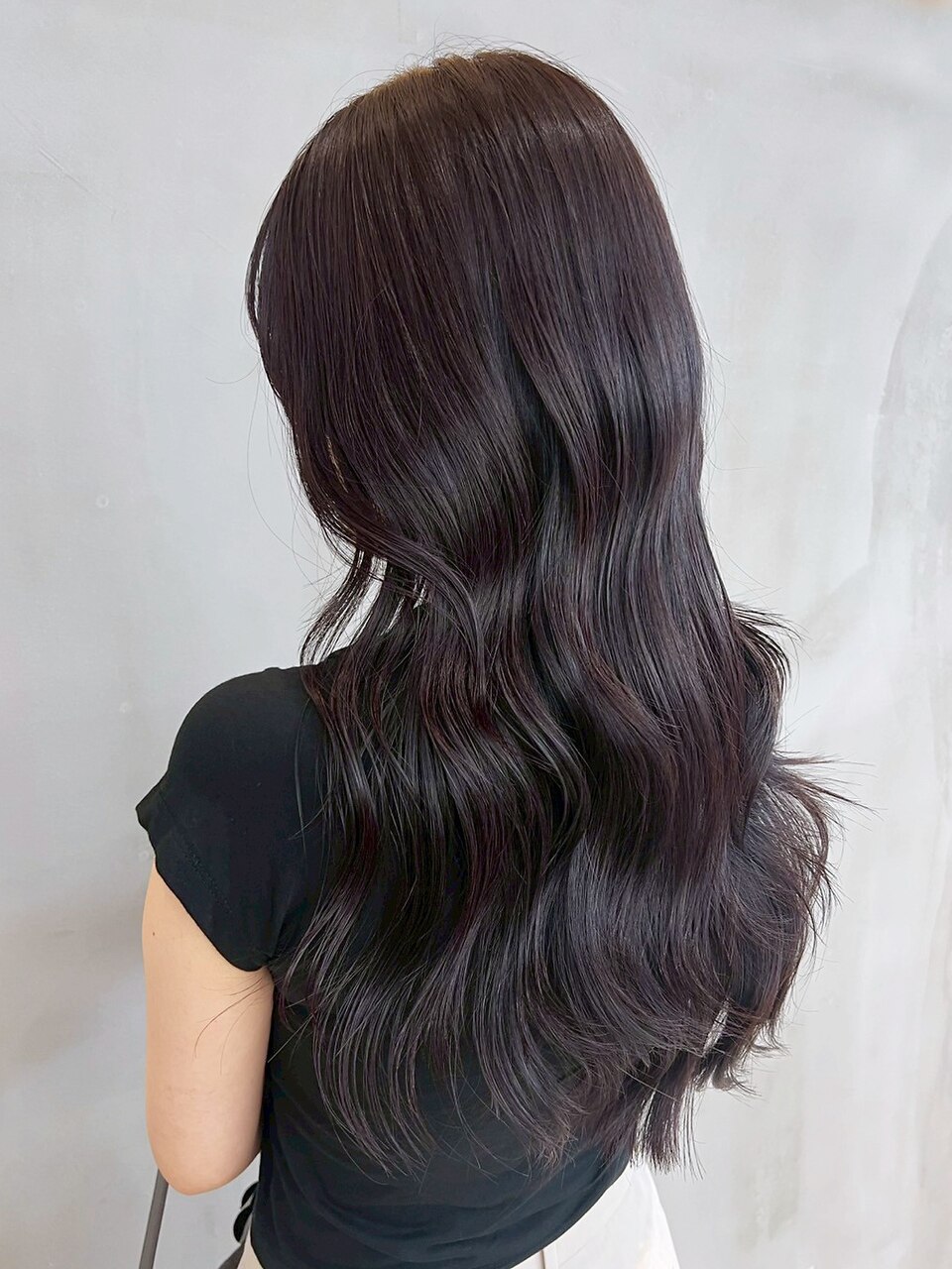 ロンググレージュ暗めカラー韓国ヘア顔周りレイヤー_ba564531