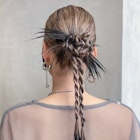 おくれ毛ロング暗めカラー韓国ヘア顔周りレイヤー_ba560801